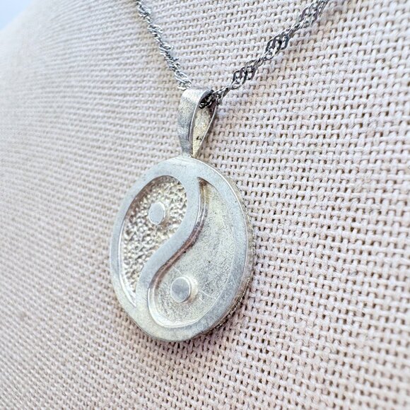 VTG Sterling Silver 925 Yin Yang Circle Pendant Necklace Size 18" Adjustable - Picture 5 of 14